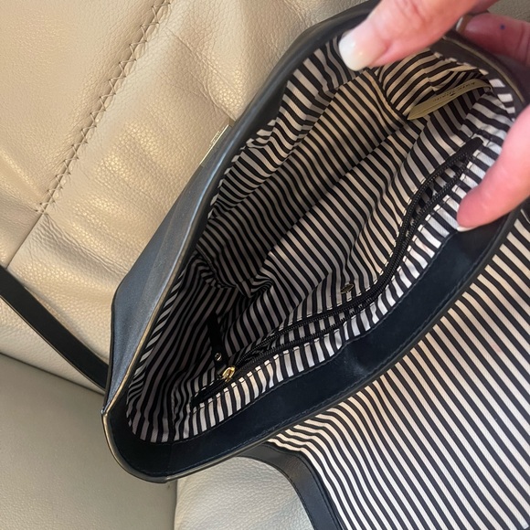 Kate Spade handbag. Very good condition! I would say this is saddlebag - Picture 4 of 4
